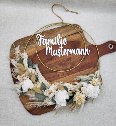 Handgemachter Trockenblumenkranz in Boho-Stil mit Eukalyptus